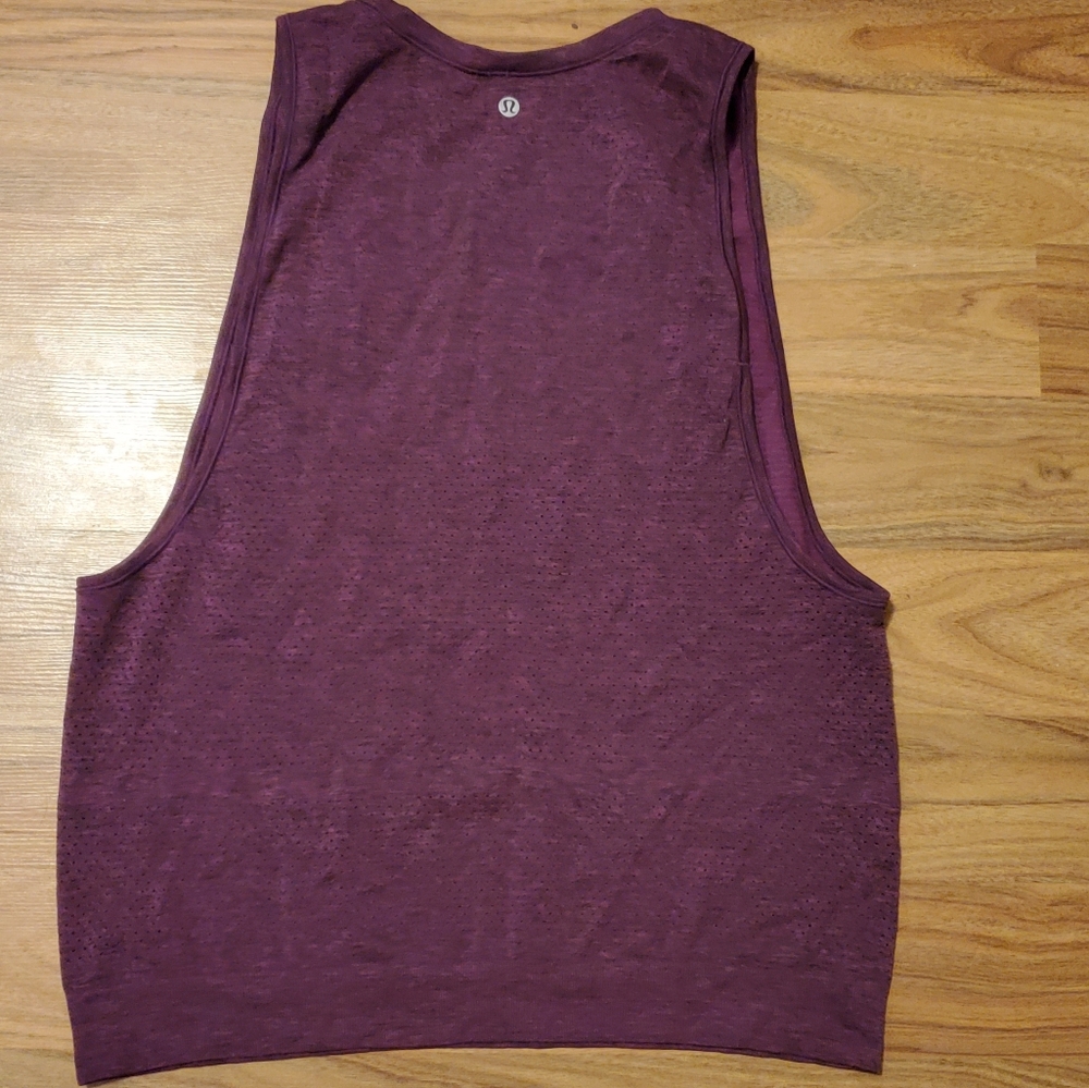 Lululemon top